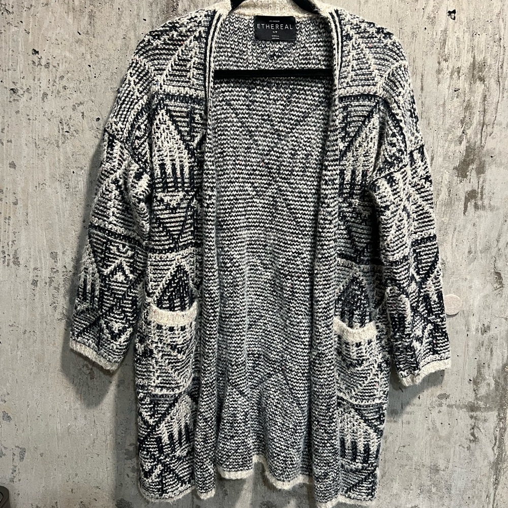 Multicolored Patterned Women's Sweater - image 1